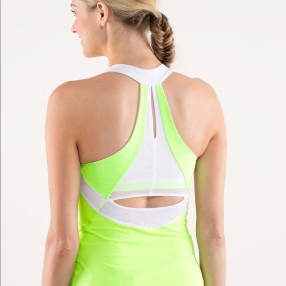 Lululemon Run: Make it Count tank. Please read! - Picture 3 of 5